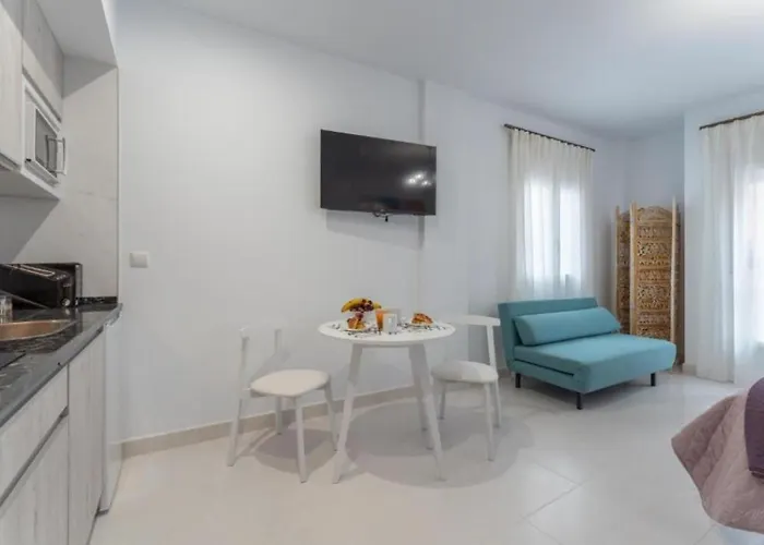 Augusto - A 100 Metros Del Teatro Romano- *